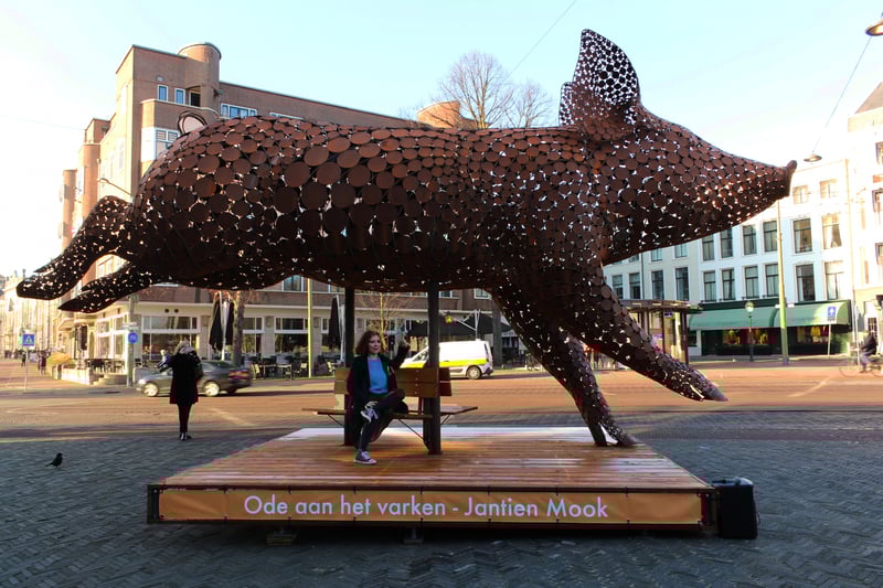 ode aan het varken, stop de kooien
